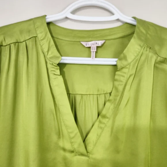 Esqualo Lime Green Satin V-Neck Blouse - Size 12 - Picture 4 of 9